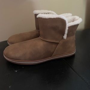 Skechers furry boots Size 9.5